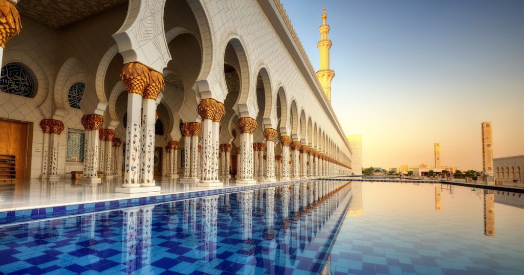 Abu Dhabi private city tour with Sheikh Zayed Grand Mosque and lunch