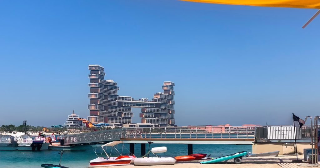 Best One Day Dubai Tour visiting Palm Jumeirah and Atlantis