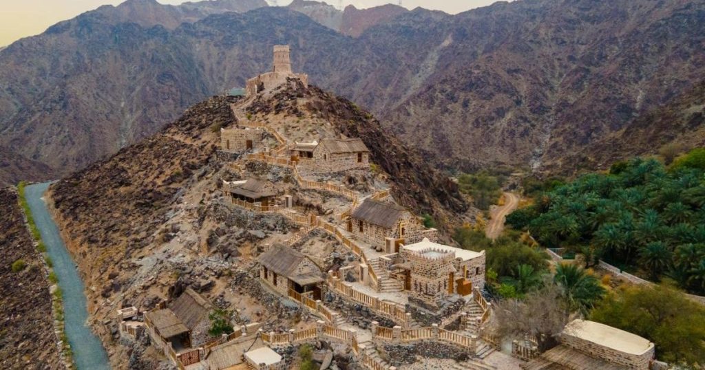 Khorfakkan mountain tour from Dubai with Hajar Mountains