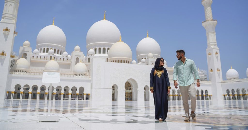 Sheikh Zayed Grand Mosque included in Abu Dhabi city tour from Dubai
