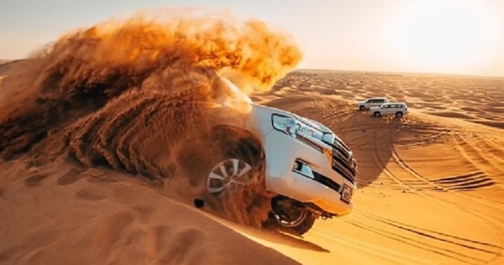 4x4 dune bashing Dubai desert safari