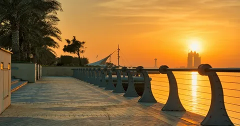 Abu Dhabi Corniche private city tour